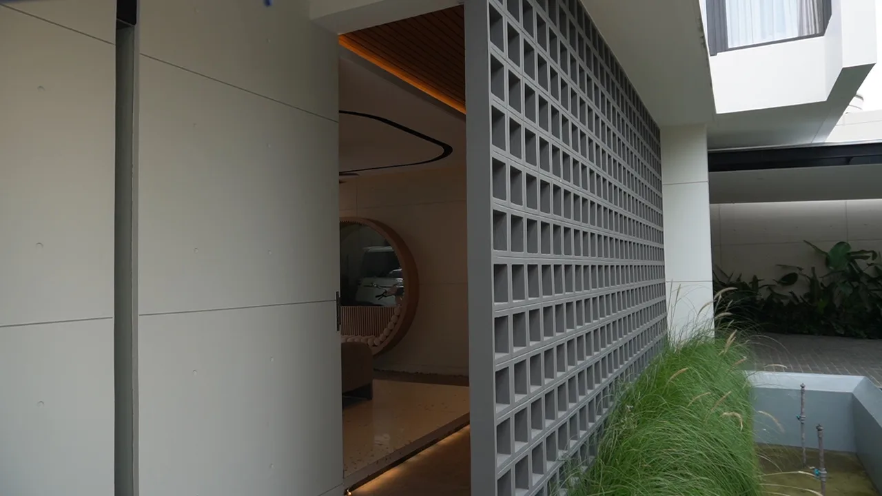 DV House — detail 4